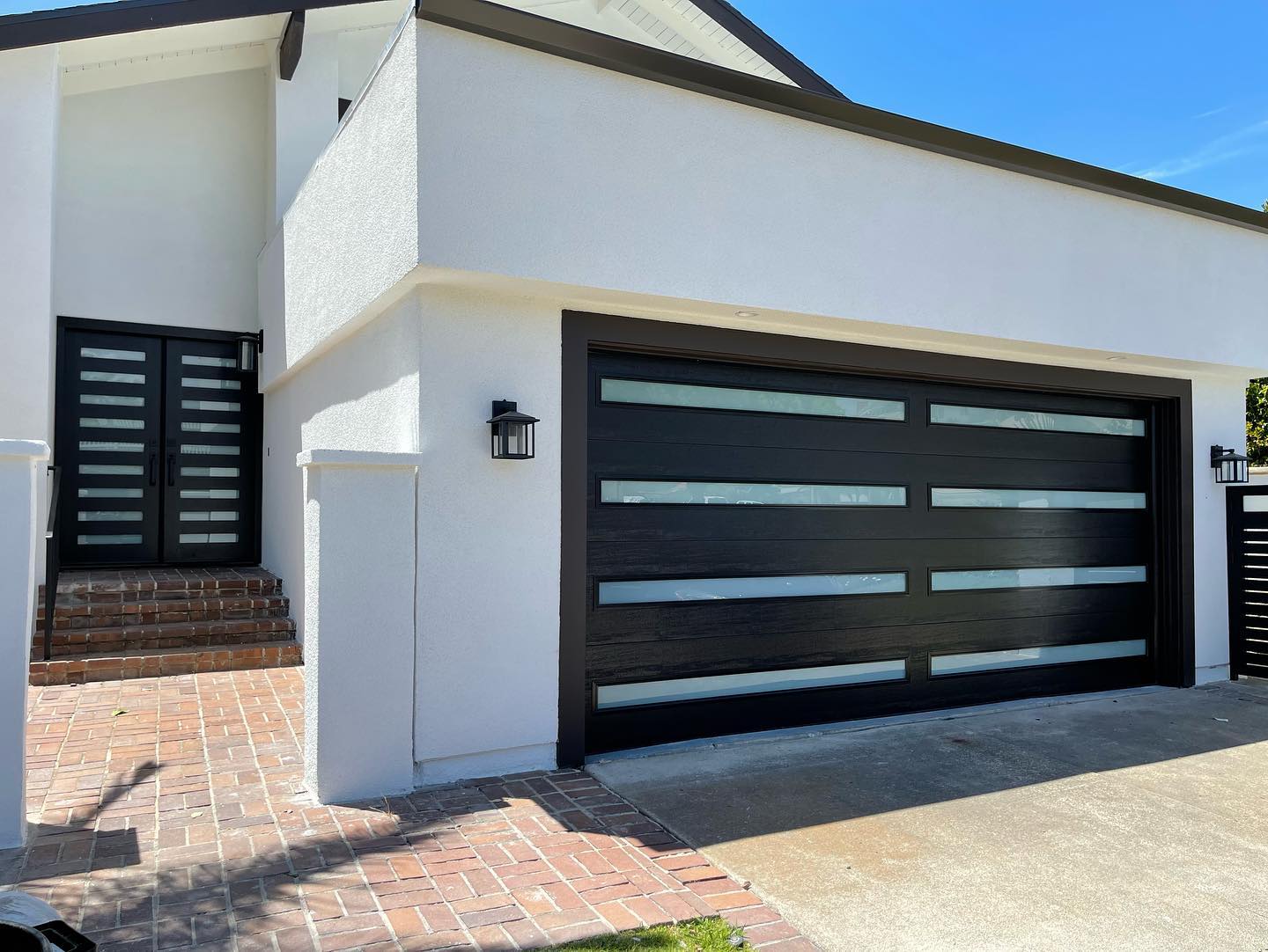 Custom modern garage door installation in Mission Viejo, CA